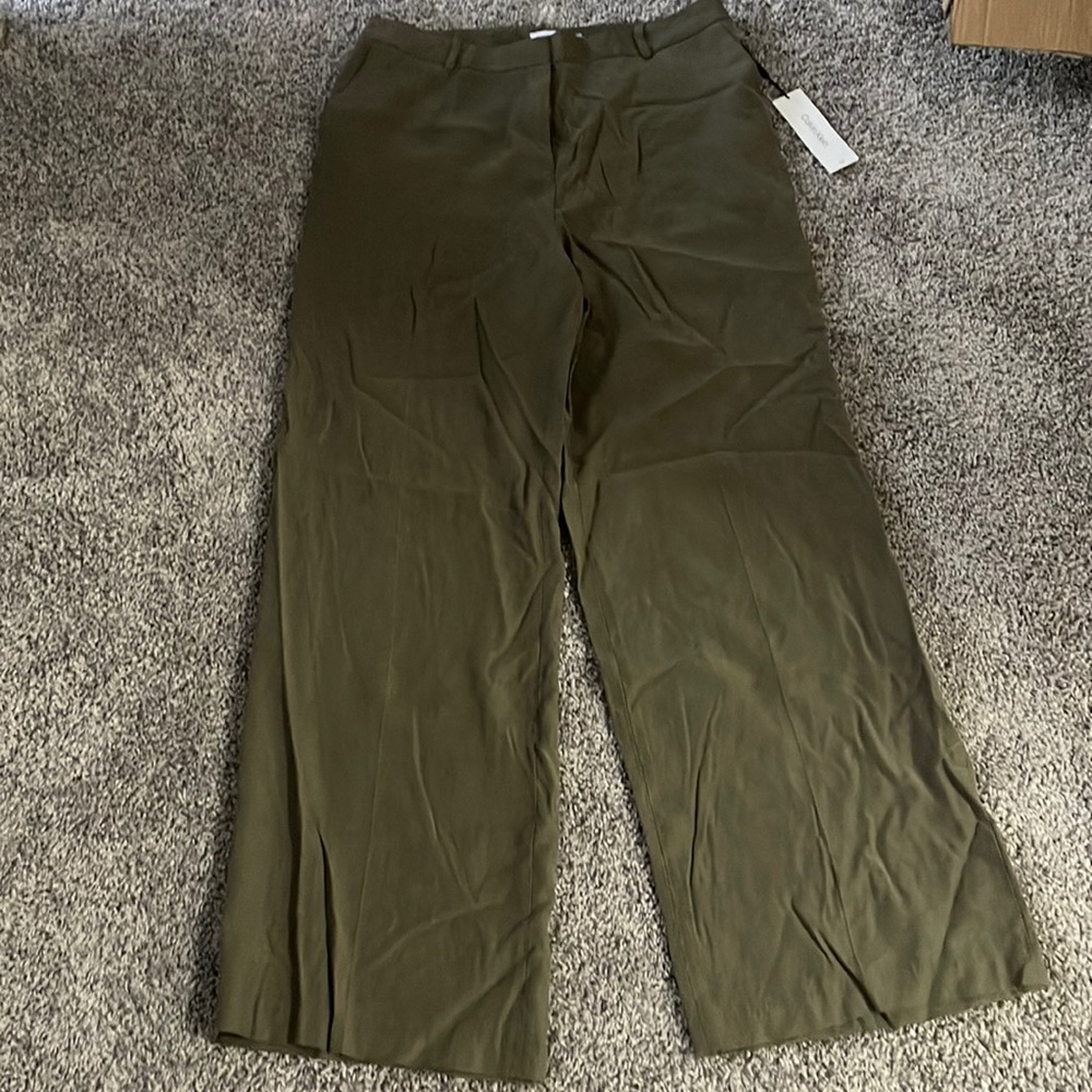 New Calvin Klein women Trouser wide leg with side pockets color Army green